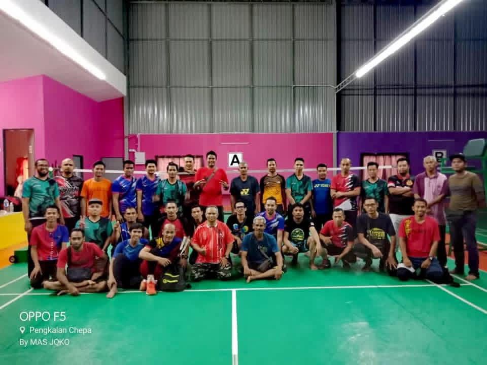 Kemudahan gelanggang IBY Badminton